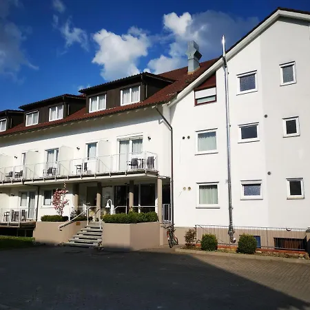 Lowen Hotel 3*