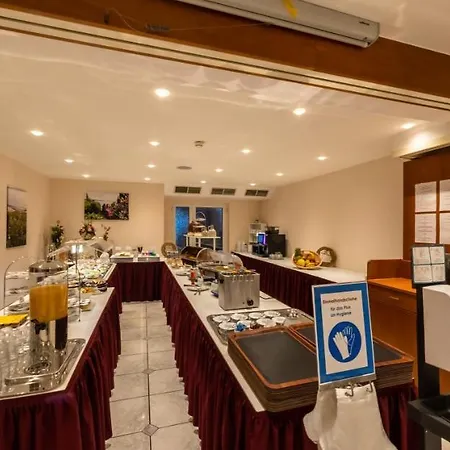 Lowen 3* ميكنبورن