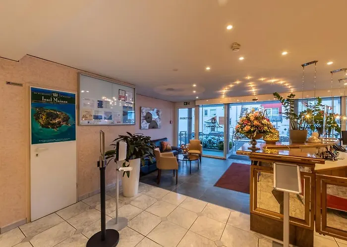 Lowen فندق ميكنبورن